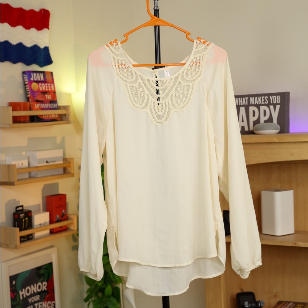 Cream White Detailed Flowy Top